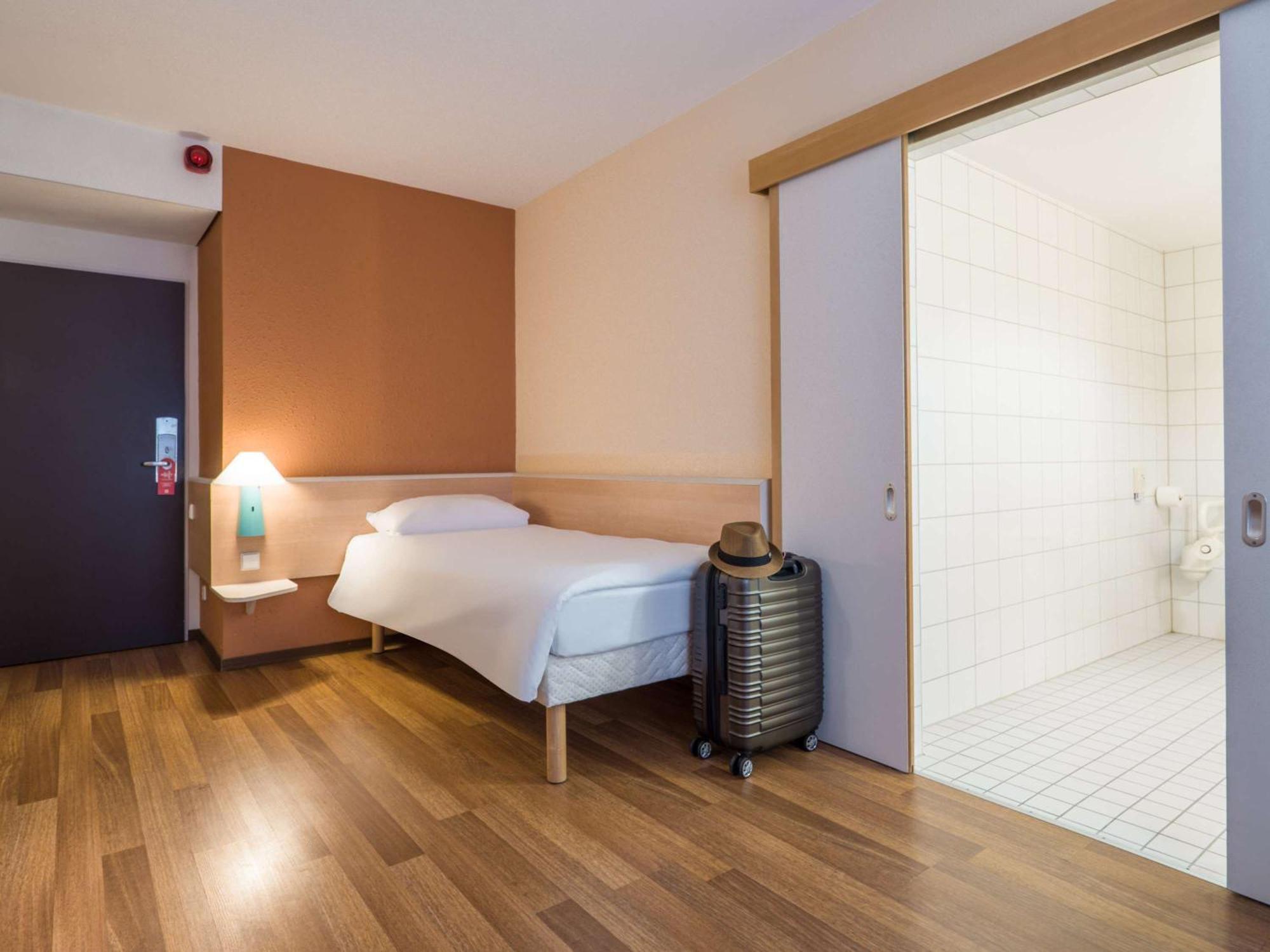 Ibis Stuttgart Centrum Экстерьер фото